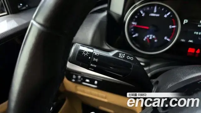 Kia Carnival 2021 — Фото 15/20