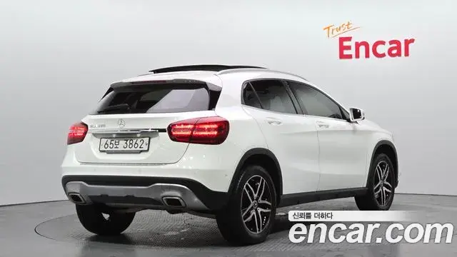 Mercedes-Benz GLA-Class 2019 — Фото 2/20