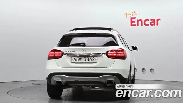 Mercedes-Benz GLA-Class 2019 — Фото 4/20