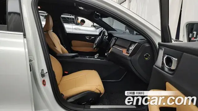 Volvo S60 2020 — Photo 12/20