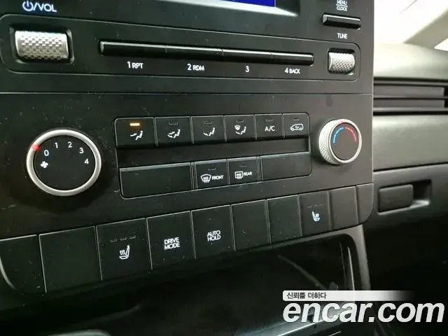 Hyundai Staria 2022 — Photo 17/18