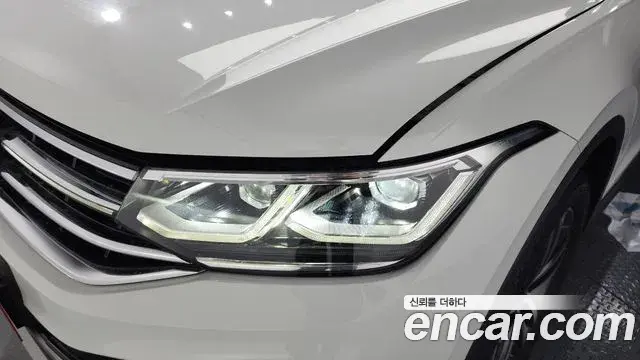 Volkswagen Tiguan Allspace 2023 — Photo 33/34