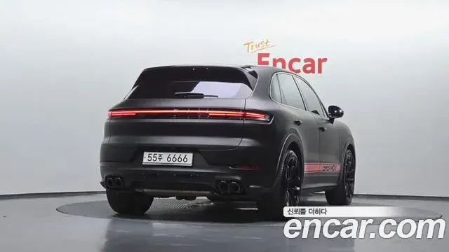 Porsche Cayenne 2023 — Şəkil 19/20