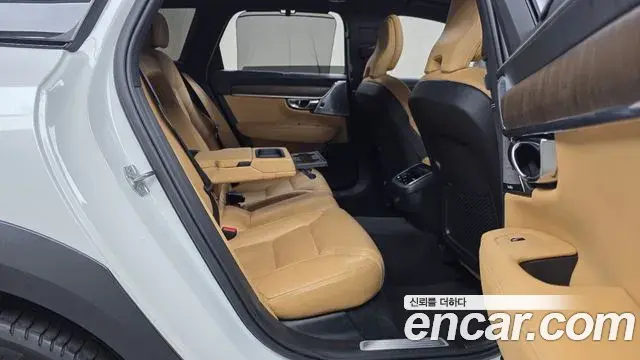 Volvo V90 Cross Country 2021 — ფოტო 8/35