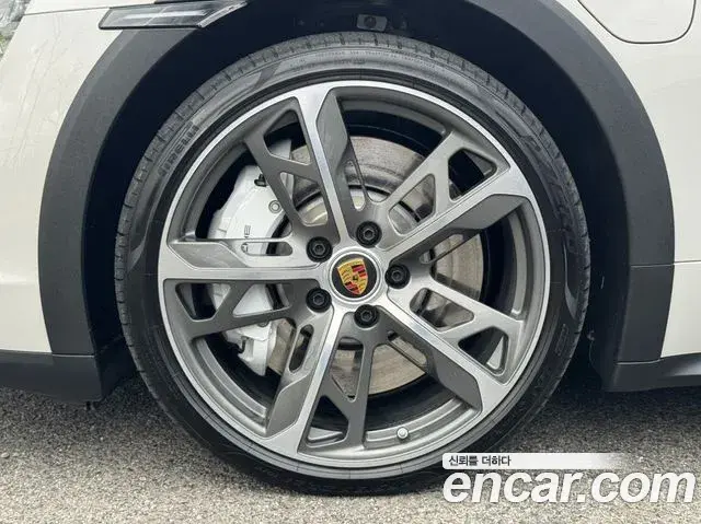 Porsche Taycan 2024 — Photo 11/20