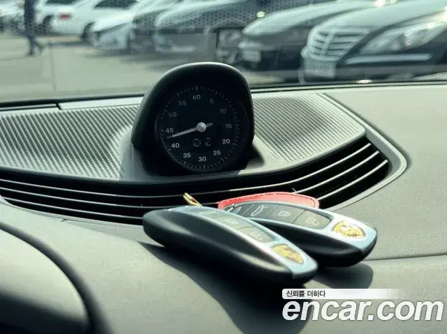 Porsche Taycan 2024 — Photo 6/20