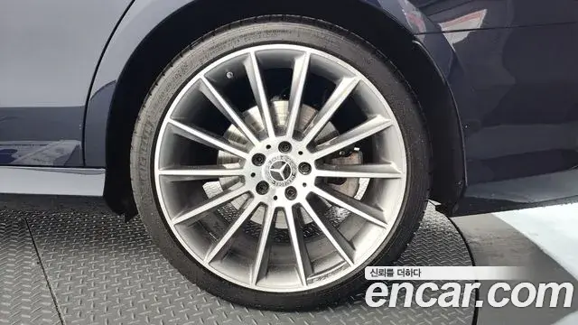 Mercedes-Benz E-Class 2020 — ფოტო 9/39