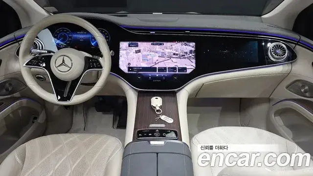 Mercedes-Benz EQS SUV 2023 — Photo 28/36