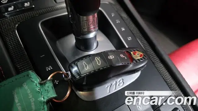 Porsche 718 Cayman 2019 — Şəkil 25/34