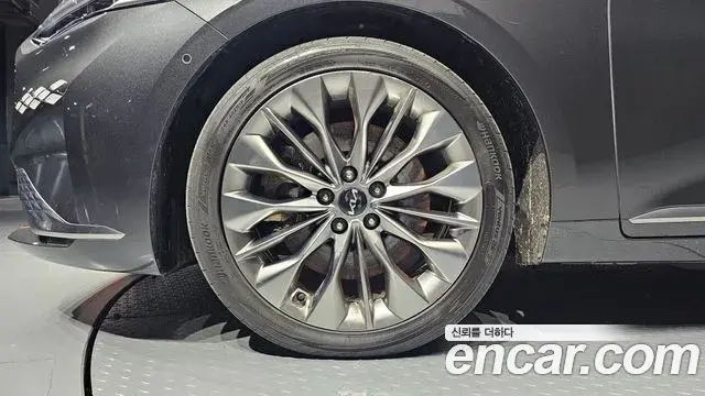 Kia K8 2022 — Photo 6/20