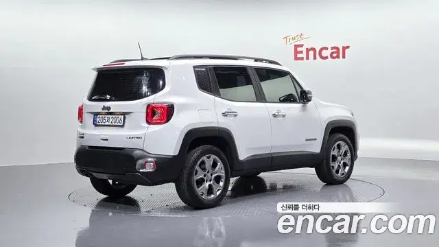 Jeep Renegade 2019 — Şəkil 26/35
