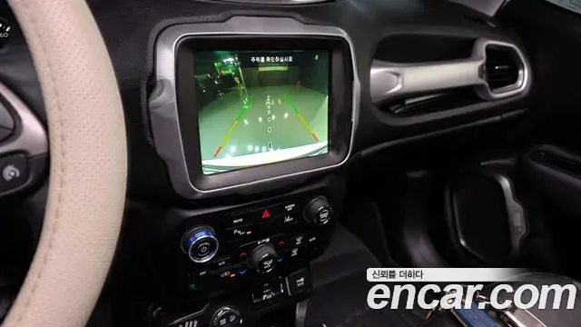 Jeep Renegade 2019 — Şəkil 23/35