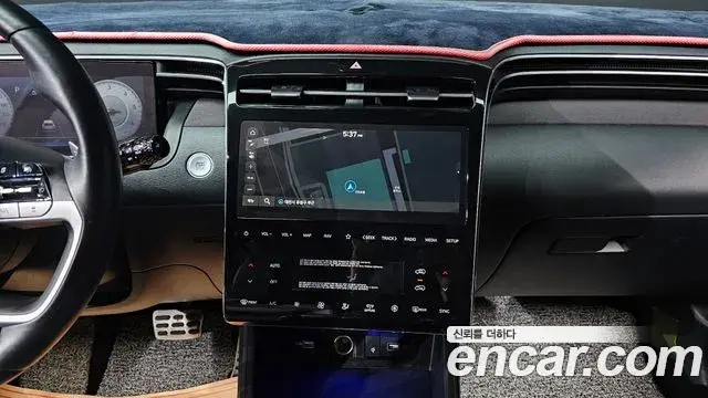 Hyundai Tucson Hybrid 2022 — Photo 16/20