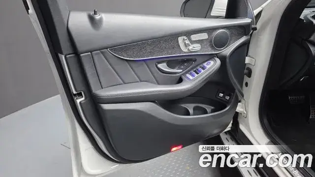 Mercedes-Benz GLC-Class 2021 — ფოტო 2/33