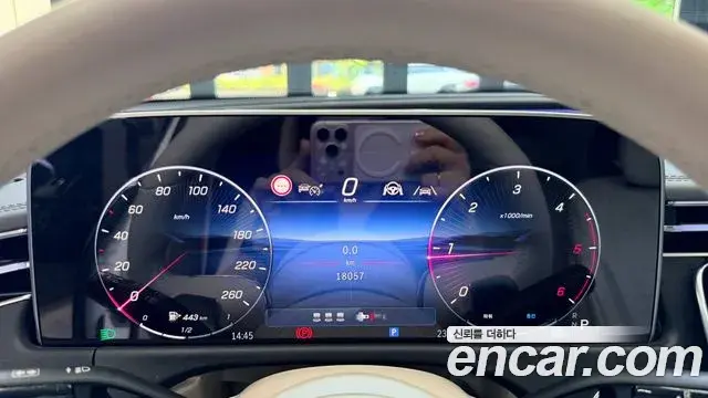 Mercedes-Benz E-Class 2024 — ფოტო 4/14