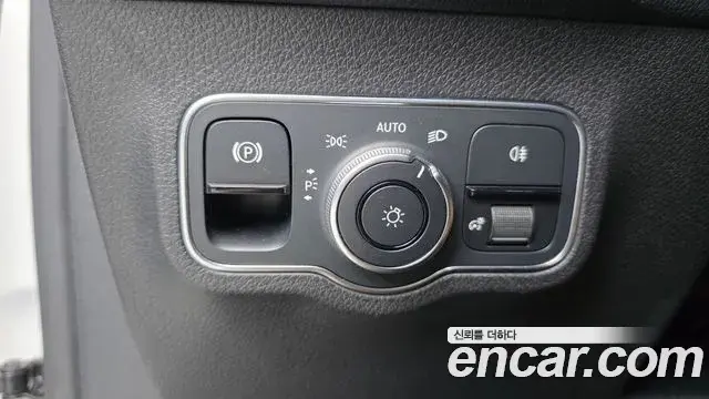 Mercedes-Benz GLB-Class 2022 — ფოტო 16/34