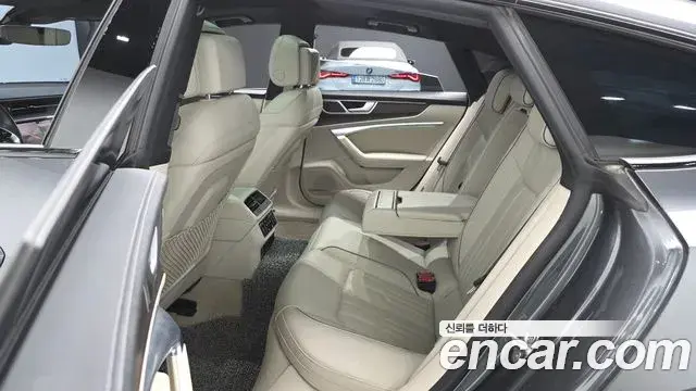 Audi A7 2022 — Şəkil 22/37