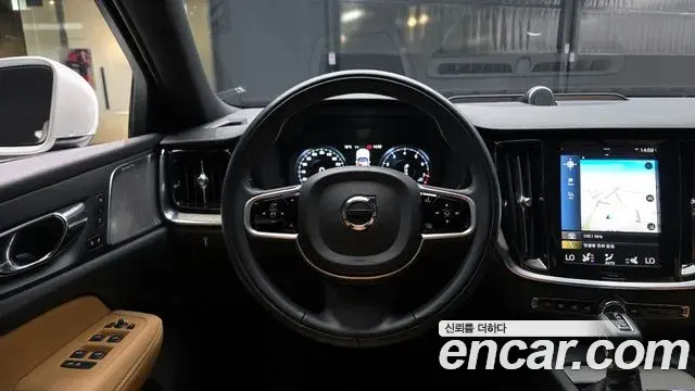 Volvo V60 Cross Country 2020 — ფოტო 20/35