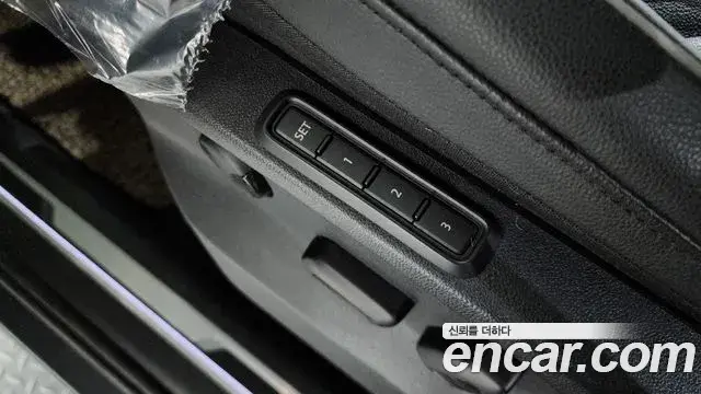 Volkswagen Tiguan 2021 — ფოტო 20/20