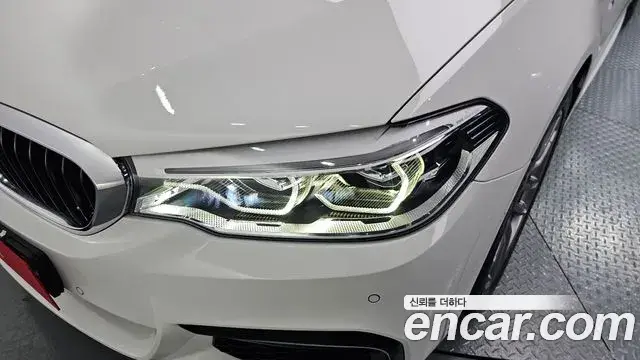 BMW 5 Series 2019 — Photo 29/31