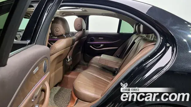 Mercedes-Benz E-Class 2019 — ფოტო 2/30