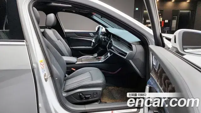 Audi A6 2022 — Şəkil 22/35