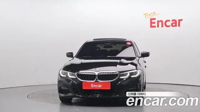 BMW 3 Series 2020 — ფოტო 18/20