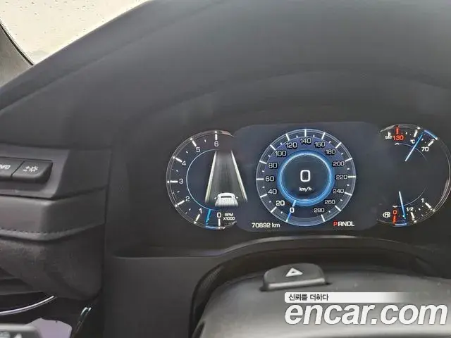 Cadillac Escalade 2018 — Şəkil 13/20