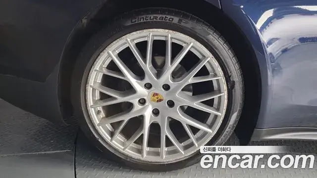 Porsche Panamera 2018 — Photo 5/20