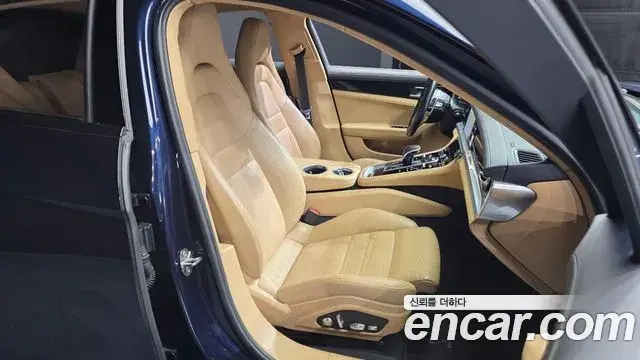 Porsche Panamera 2018 — Photo 12/20