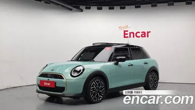 Mini Cooper S 2024 — Photo 23/33