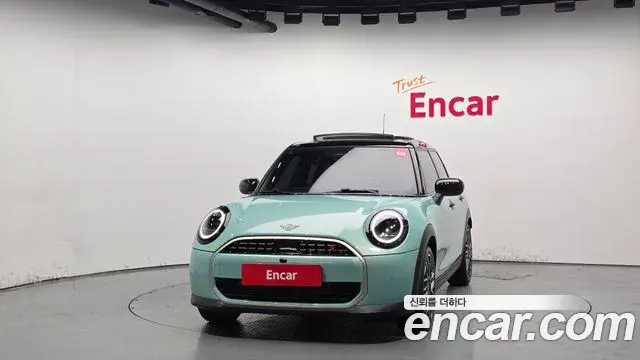 Mini Cooper S 2024 — Photo 27/33