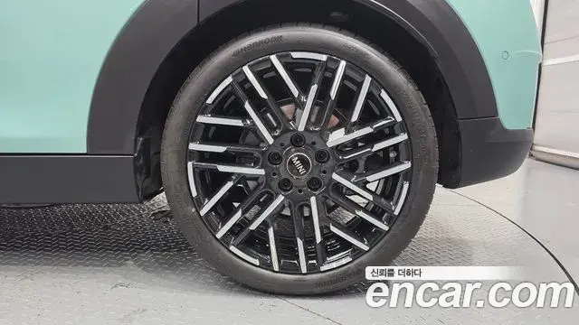 Mini Cooper S 2024 — Photo 16/33