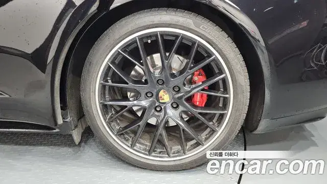 Porsche Panamera 2020 — ფოტო 30/37