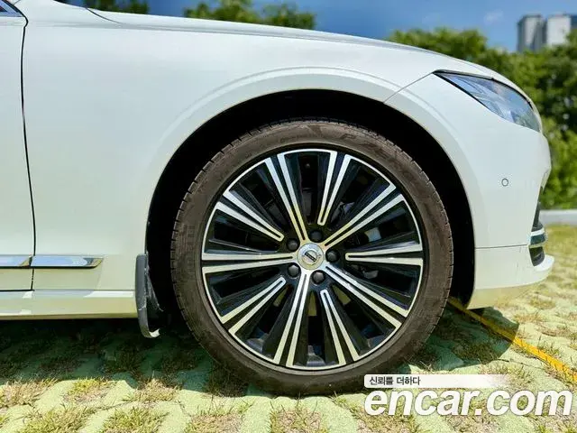 Volvo S90 2024 — Photo 9/20