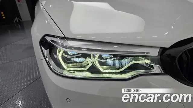 BMW 5 Series 2018 — Photo 13/34