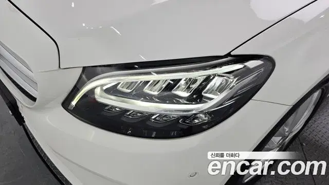 Mercedes-Benz C-Class 2020 — ფოტო 23/31