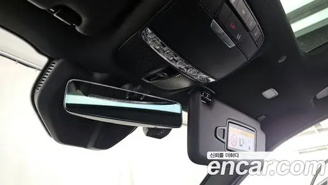 Mercedes-Benz GLC-Class 2022 — ფოტო 18/32