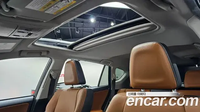 Toyota RAV4 2018 — Фото 15/20