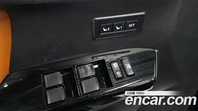 Toyota RAV4 2018 — ფოტო 10/33