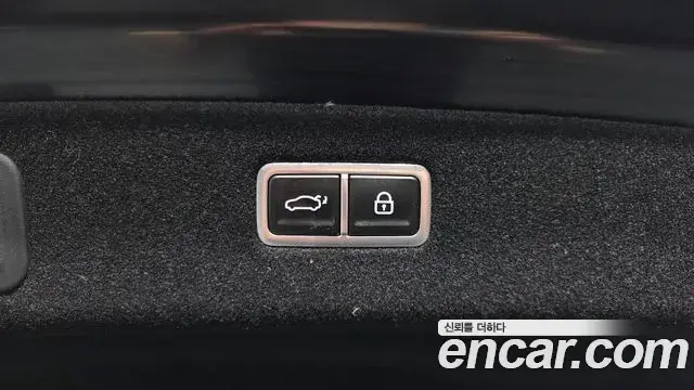 Genesis G90 2023 — Photo 19/39