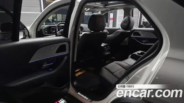 Mercedes-Benz GLE-Class 2021 — Photo 18/20