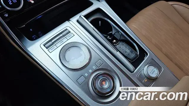 Genesis GV80 2020 — Photo 9/20