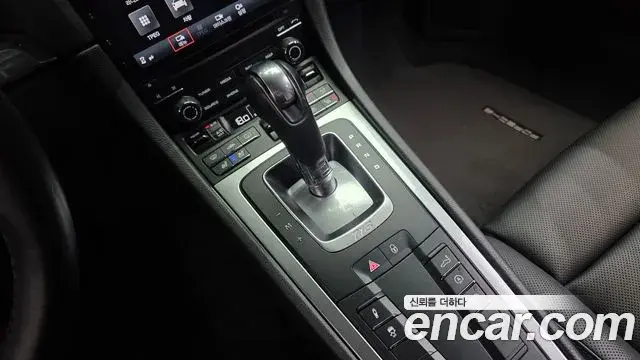 Porsche 718 Cayman 2018 — Şəkil 19/30