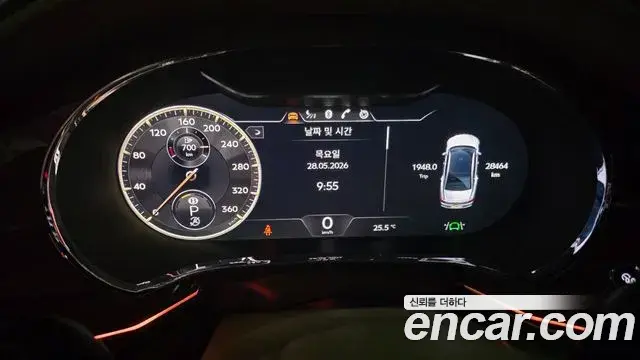 Bentley Flying Spur 2022 — ფოტო 18/20