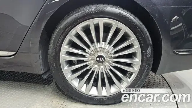 Kia The K9 2019 — Photo 32/33