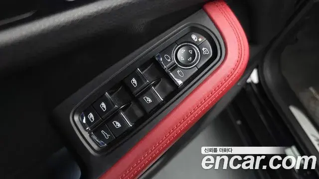 Porsche Macan 2018 — Şəkil 18/35