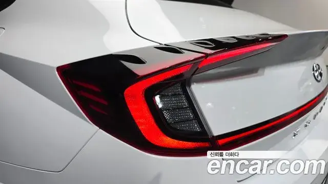 Hyundai Sonata Hybrid 2021 — Şəkil 20/32