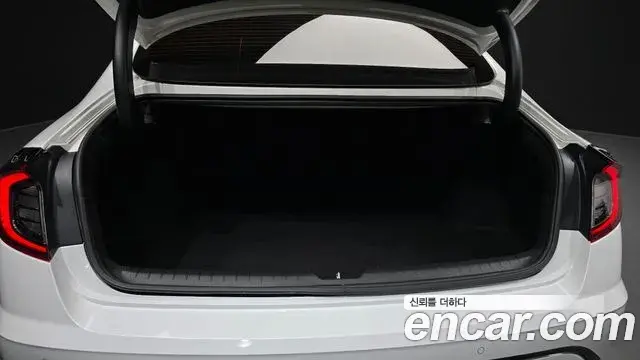 Hyundai Sonata Hybrid 2021 — Şəkil 21/32