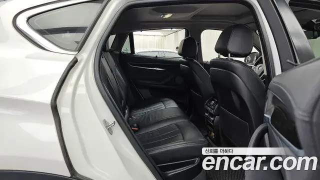 BMW X6 2018 — Şəkil 9/20